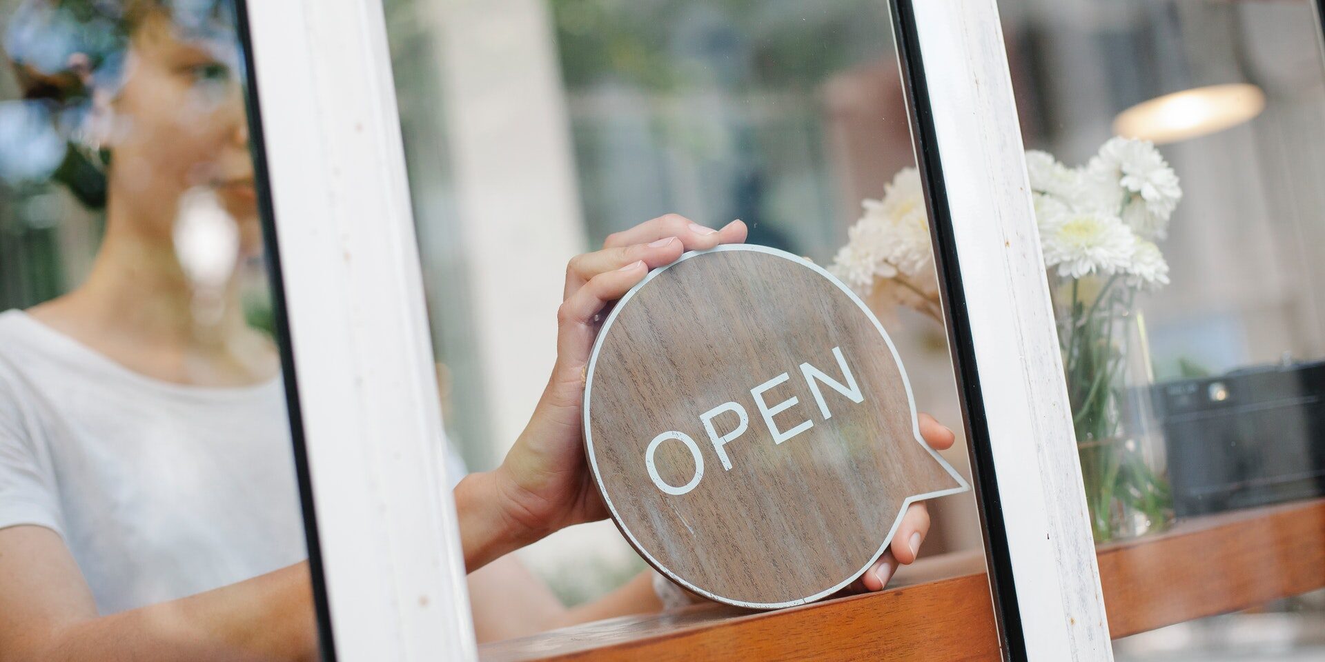 cartello open - orari di apertura