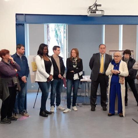 Organizzatori e partecipanti alla mostra "Pianeta Donna" a Pregnana Milanese